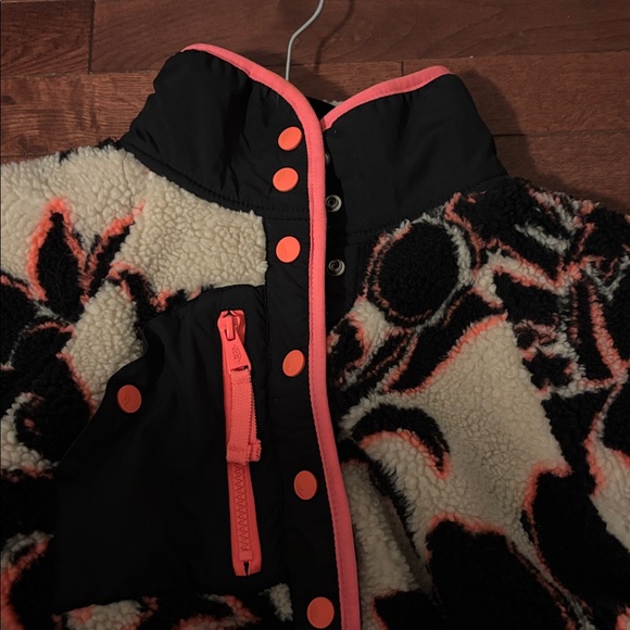 Free People Movement Floral Fleece Pullover with Pink Accents Size: Small - Picture 4 of 7